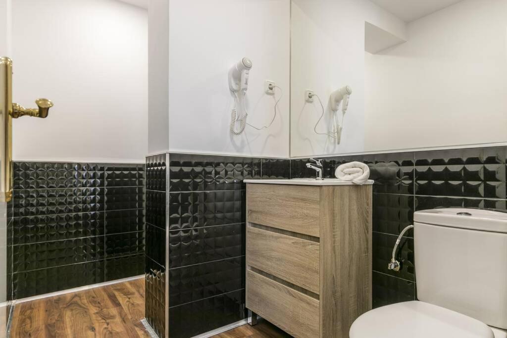 Apartamentos Plaza De Pedro Zerolo I Madrid Exterior photo