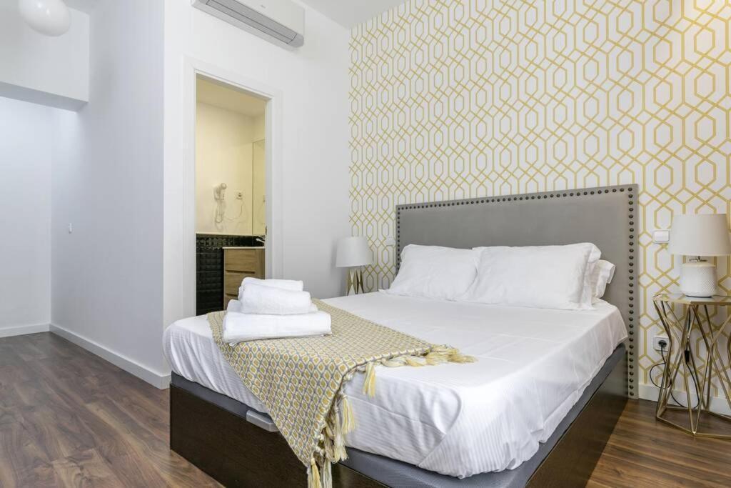 Apartamentos Plaza De Pedro Zerolo I Madrid Exterior photo